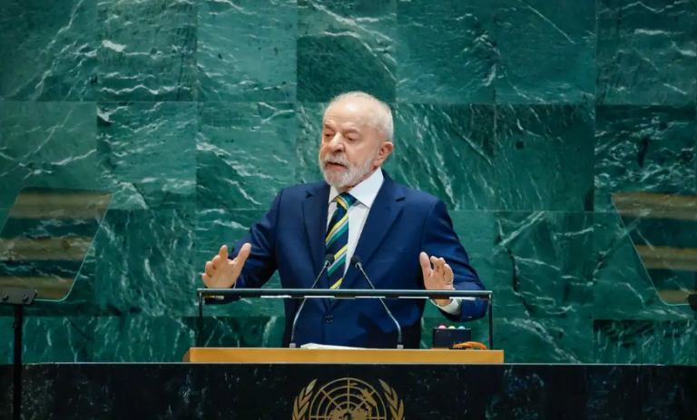 Após ampliar isenção do IR, Lula aposta em tarifa zero, crédito a entregadores e valorização dos professores