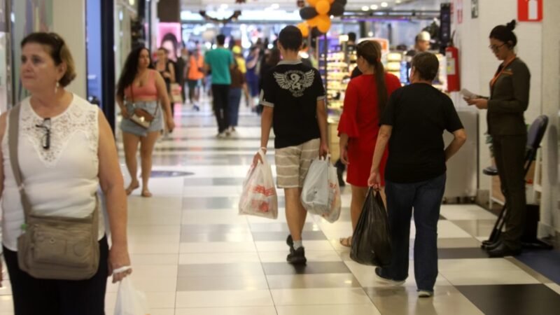 12 milhões de consumidores deixam compras de fim de ano para a última hora, diz pesquisa