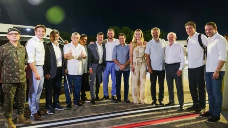 Lula desembarca no Ceará e reforça projeto do ITA ao lado de Elmano de Freitas