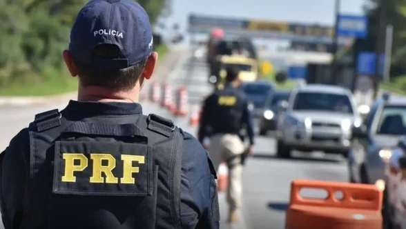 PRF monitora rodovias federais no feriado de Tiradentes