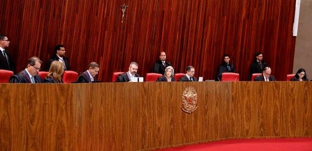 Decisão do TSE mantém apuração sobre abuso econômico envolvendo prefeita de Cascavel